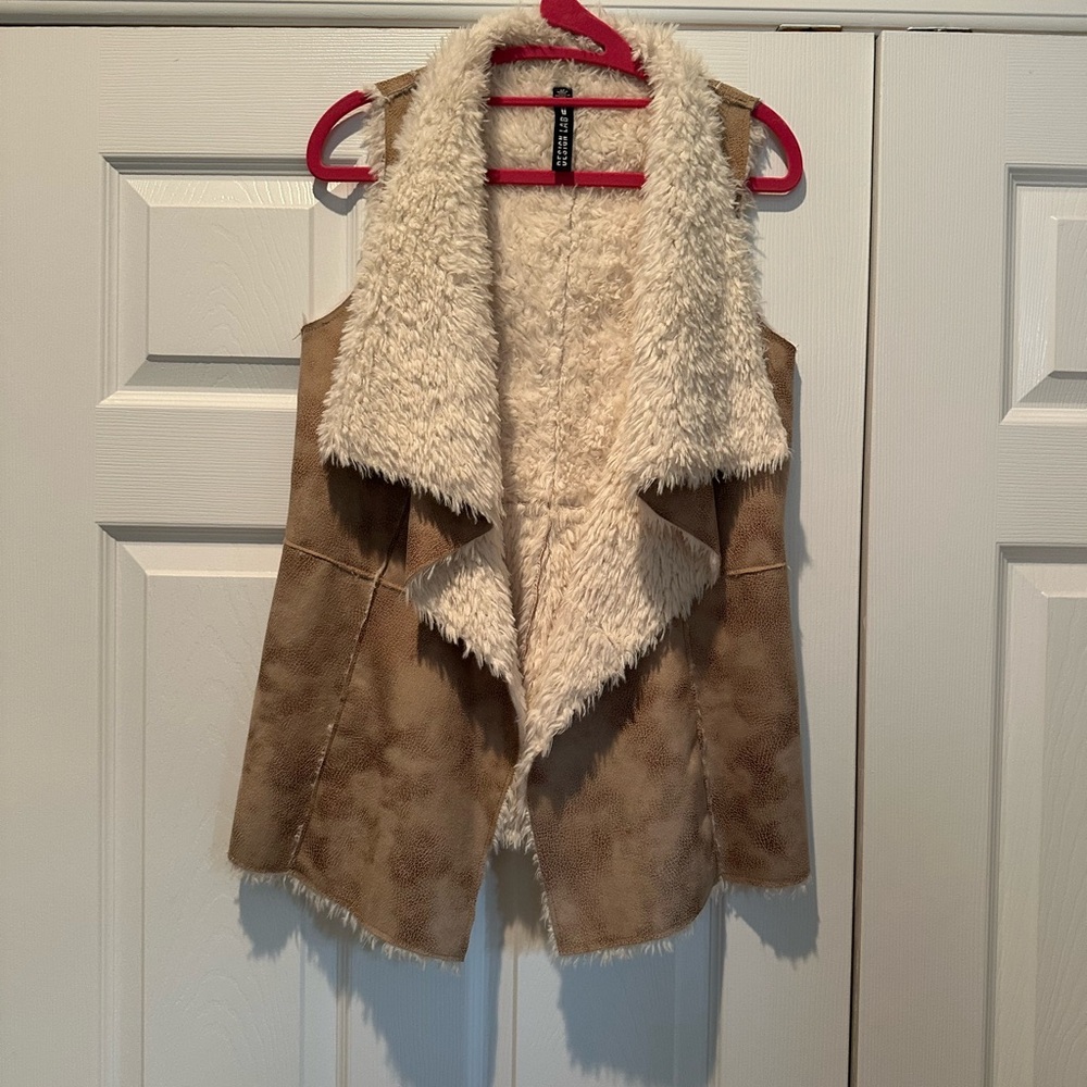 Design Lab Lord & Taylor Cream Faux Shearling Vest